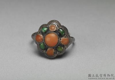 图片[2]-Silver ring with inlay of coral and turquoise, Qing dynasty, 18th c., Tibetan work-China Archive